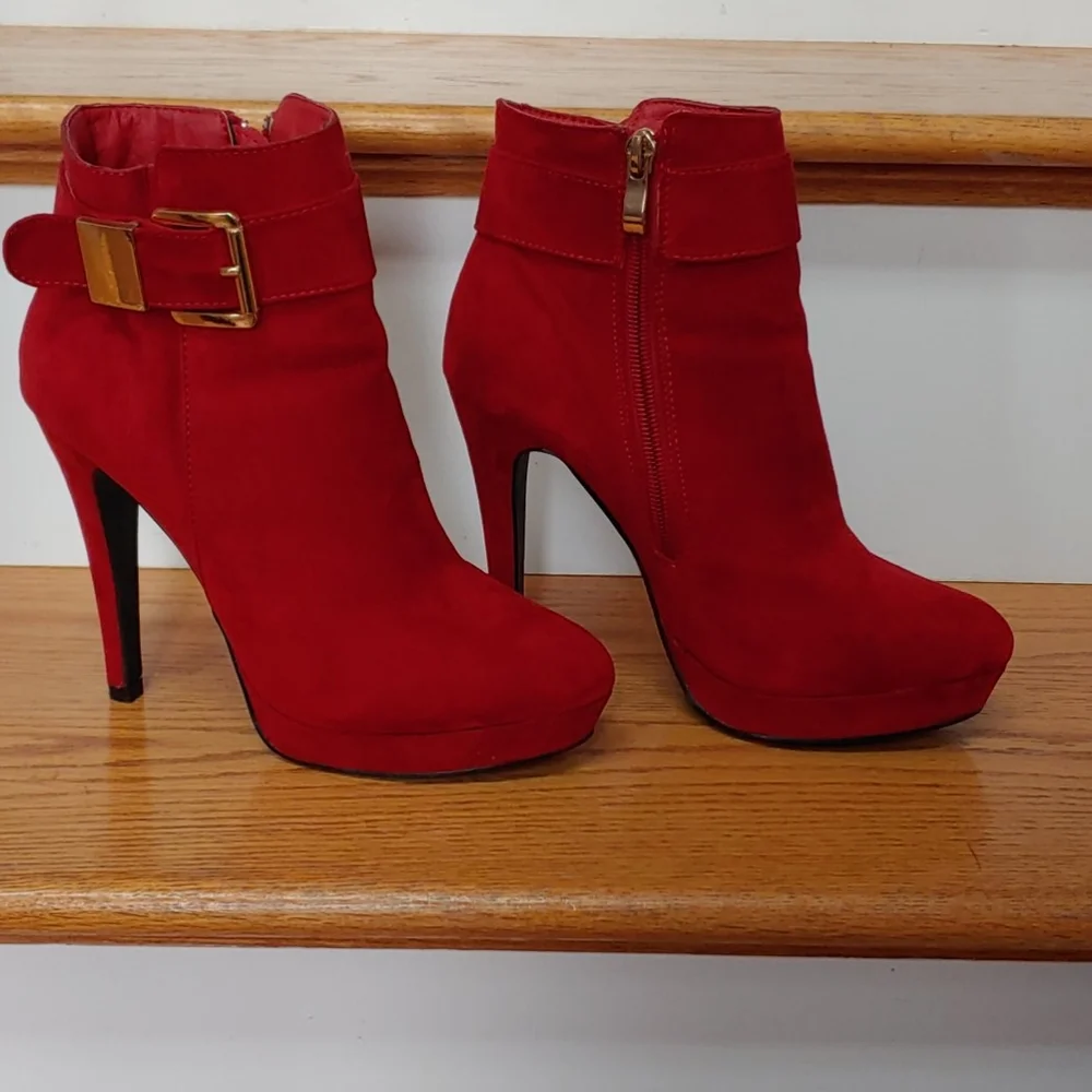 Heels - Picture 1 of 4